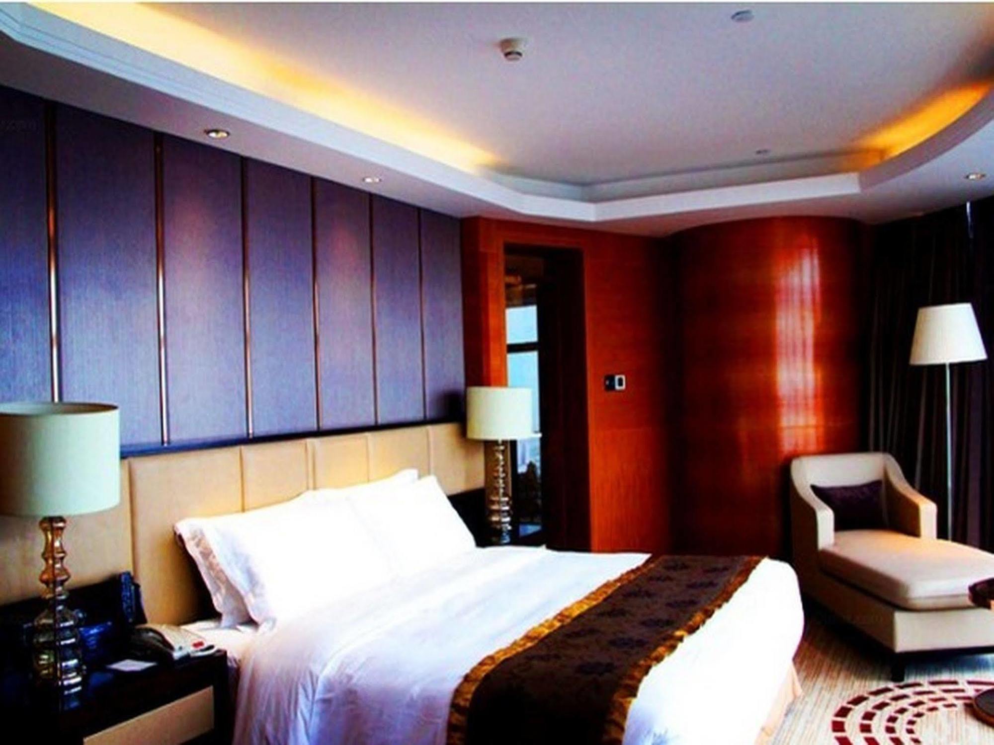 Days Hotel And Suites Mingfa Xiamen Exteriör bild