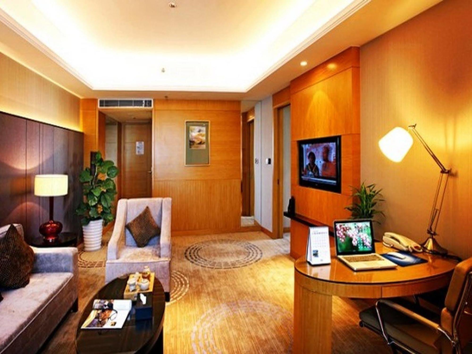 Days Hotel And Suites Mingfa Xiamen Exteriör bild
